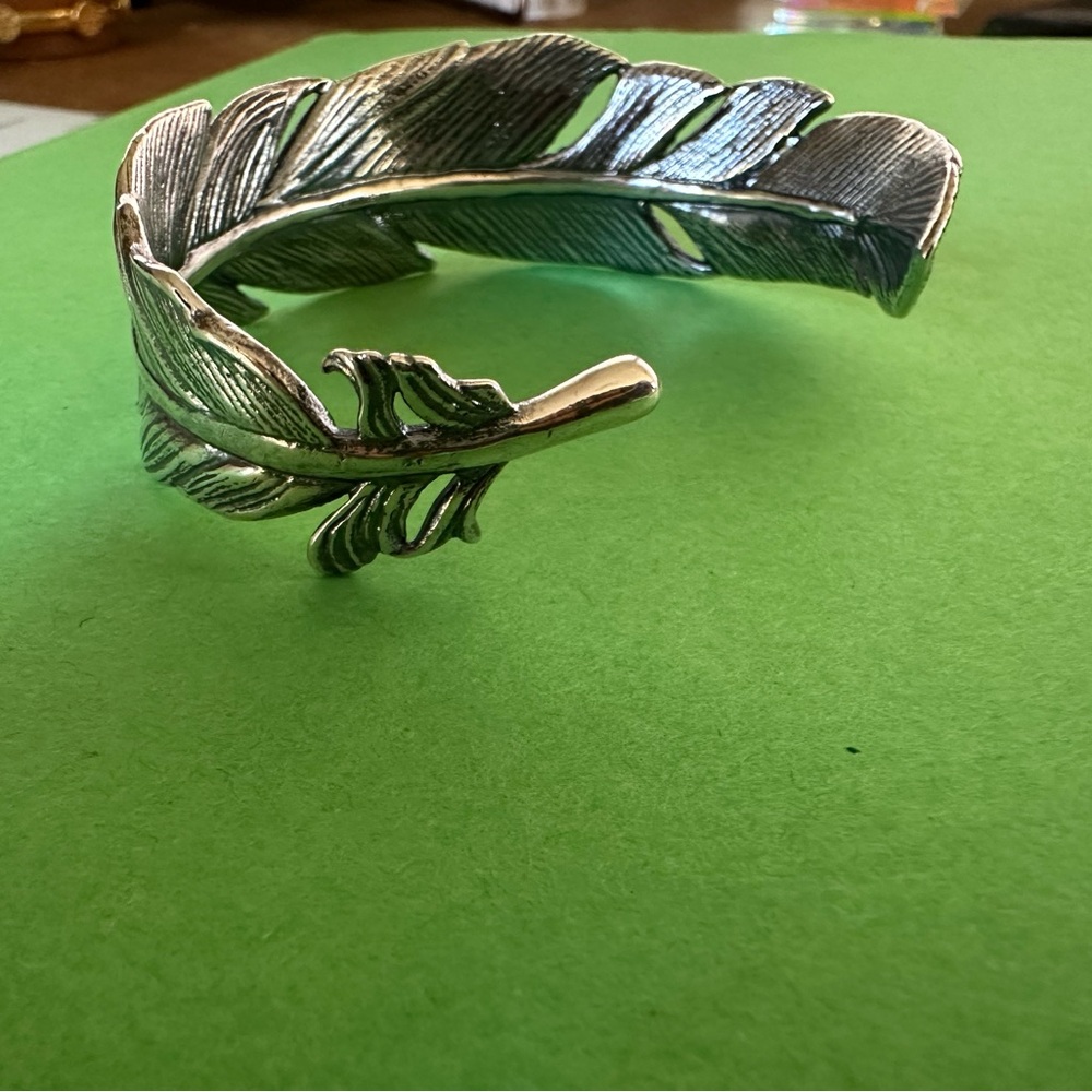** RETIRED** James Avery Feather Cuff Bracelet 49 grams!